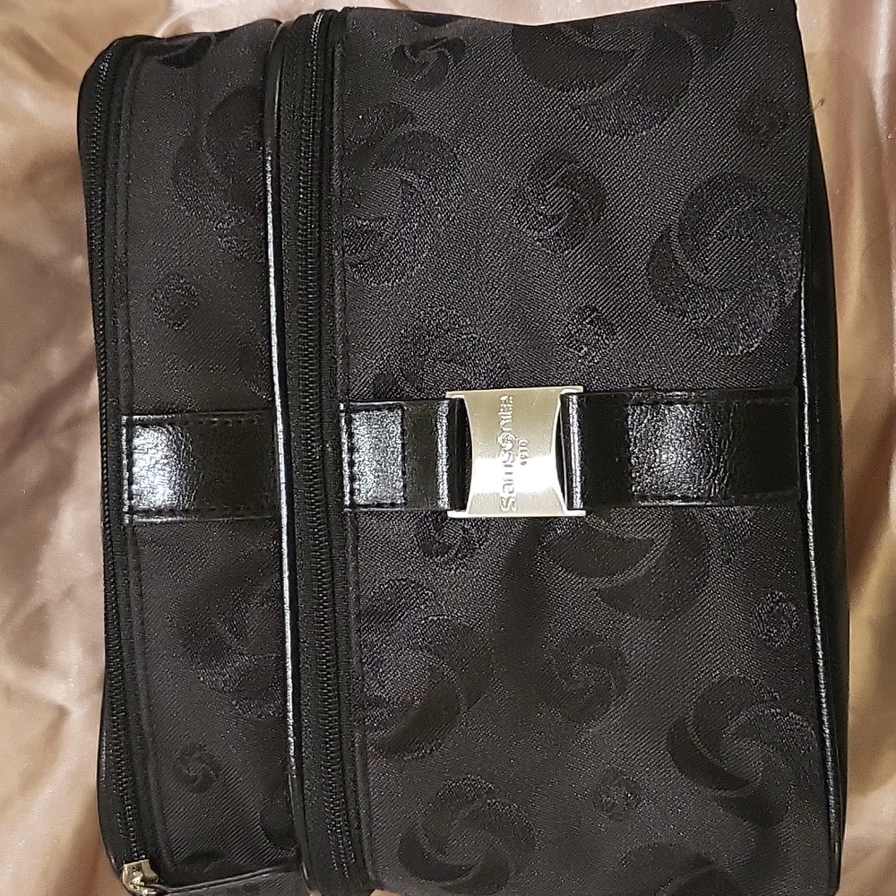 New Samsonite 2 tier travelling toiletry bag
